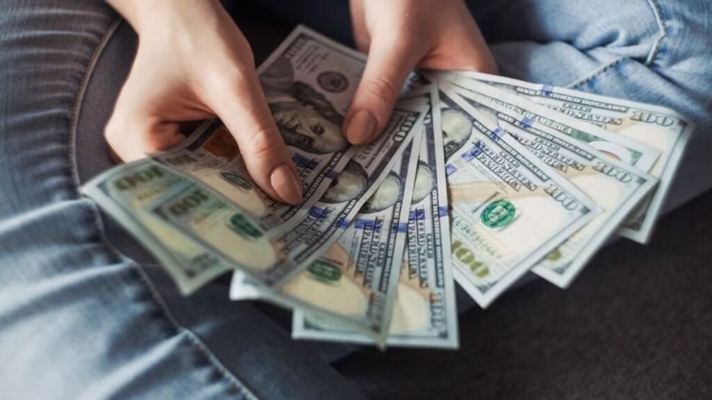 $725 Monthly Checks for Low-Income Families – Payments Arriving on March 2026