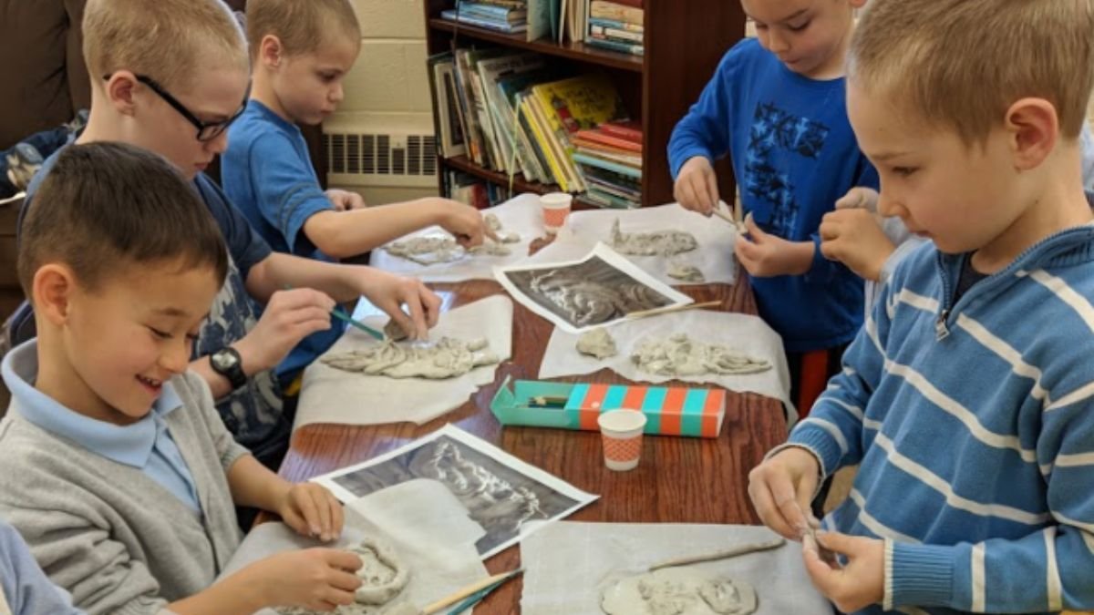 Top Benefits of Enrolling Your Child in a Christian School